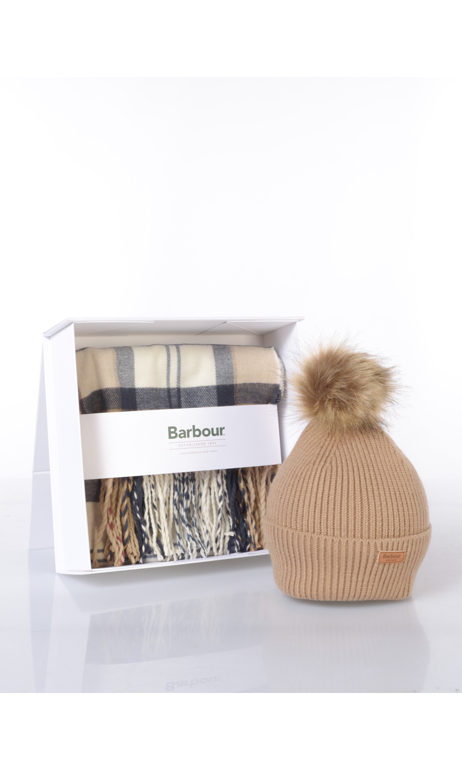 box da donna Barbour con sciarpa a fantasia tartan e berretto