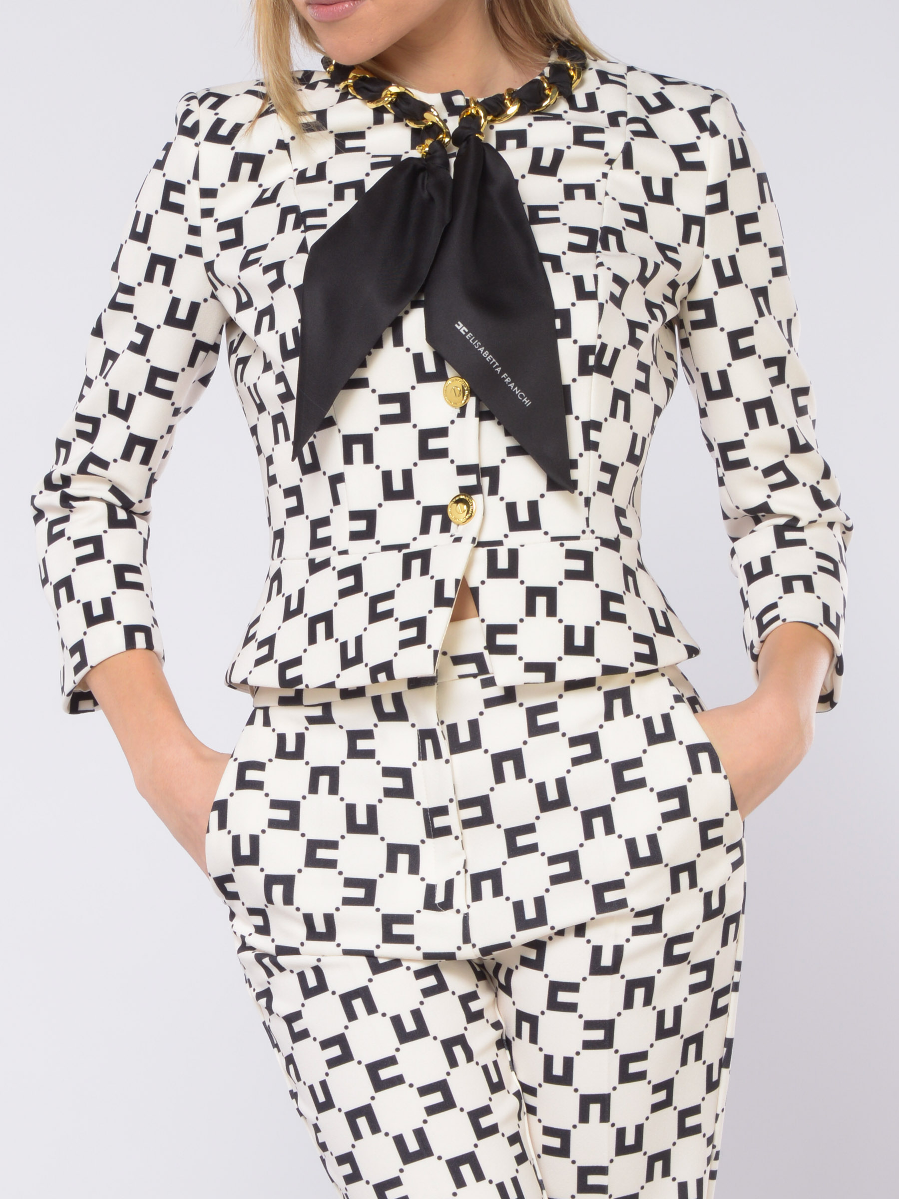 giacca da donna Elisabetta Franchi con loghi e catena foulard
