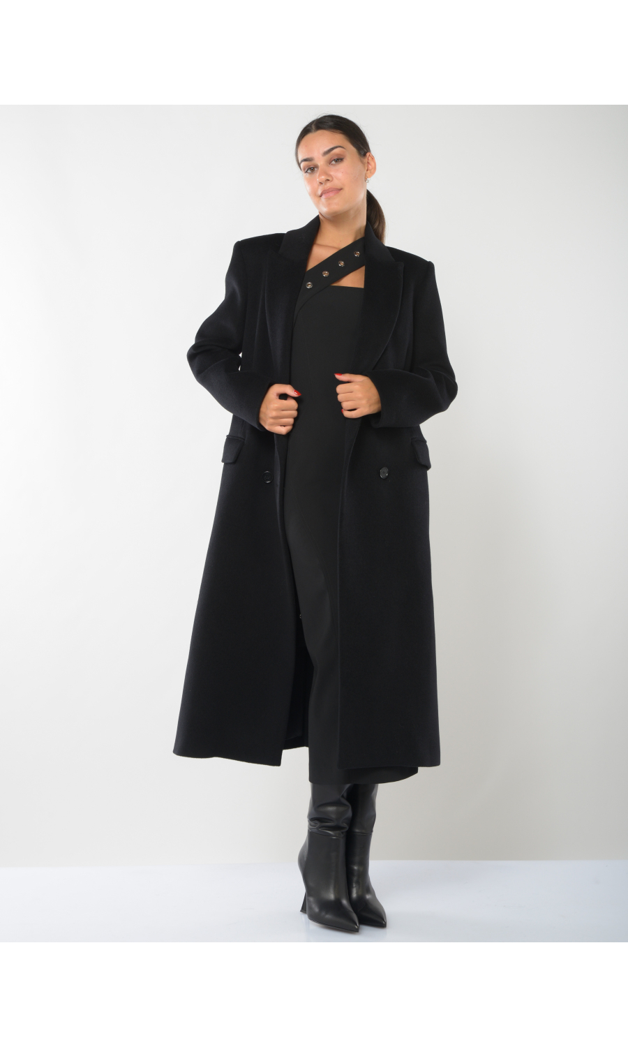 Outlet abbigliamento donna: i brand più rinomati a prezzi esclusivi da Ronca Style